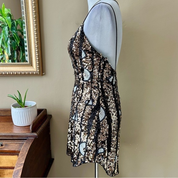 Free People Deco Sequin Mini Dress Black, Gold, White Geometric Beaded Size 8 - Picture 5 of 15
